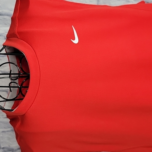 NIKE Dri Fit Red‎ Athletic Shirt Medium - Picture 2 of 6